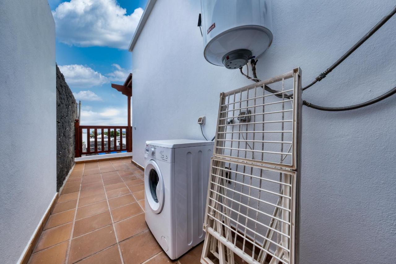 Villa Flavia-Private Pool, Jacuzzi, Sea Views Playa Blanca  Exterior photo