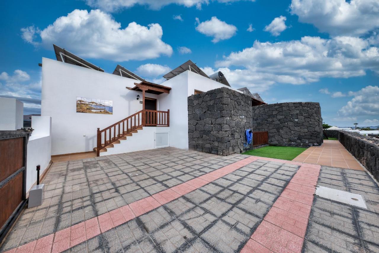 Villa Flavia-Private Pool, Jacuzzi, Sea Views Playa Blanca  Exterior photo