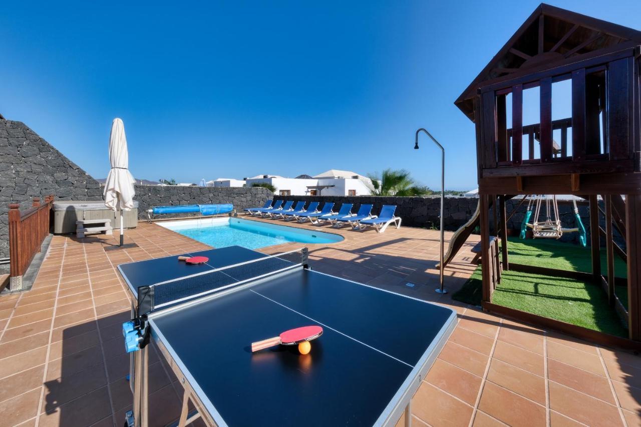 Villa Flavia-Private Pool, Jacuzzi, Sea Views Playa Blanca  Exterior photo